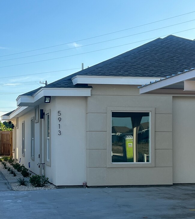 Building Photo - 5913 Puffin Ave Unit 2 Rental