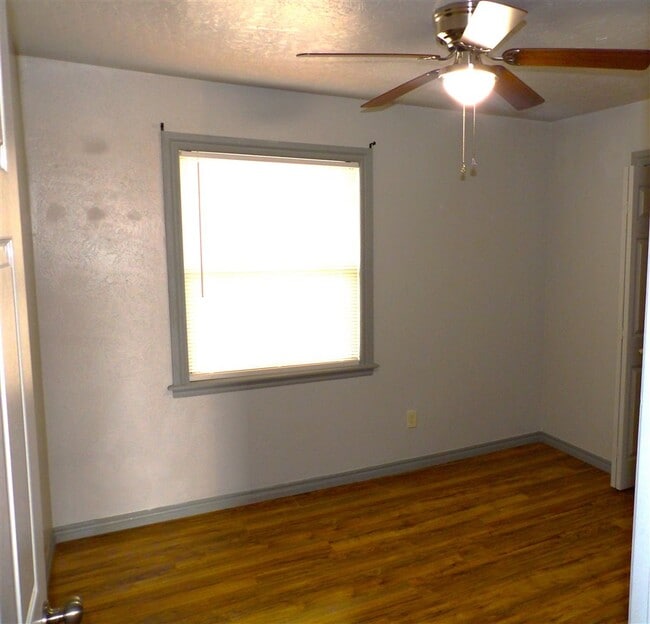 Photo - 505 Oak Ave Unit B1