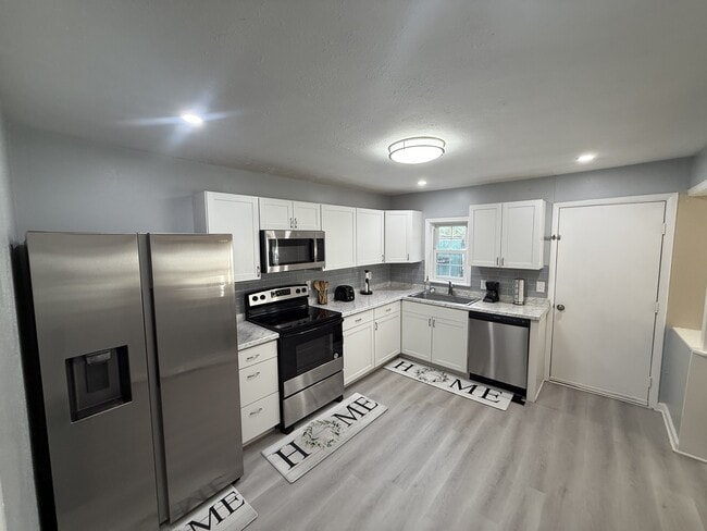 Photo - 1215 E Beverly St