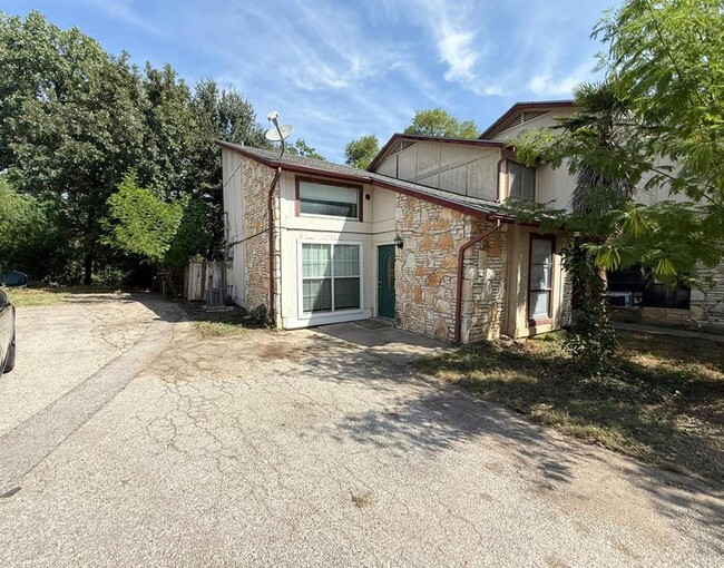 Building Photo - 2700 Mulford Cove Rental