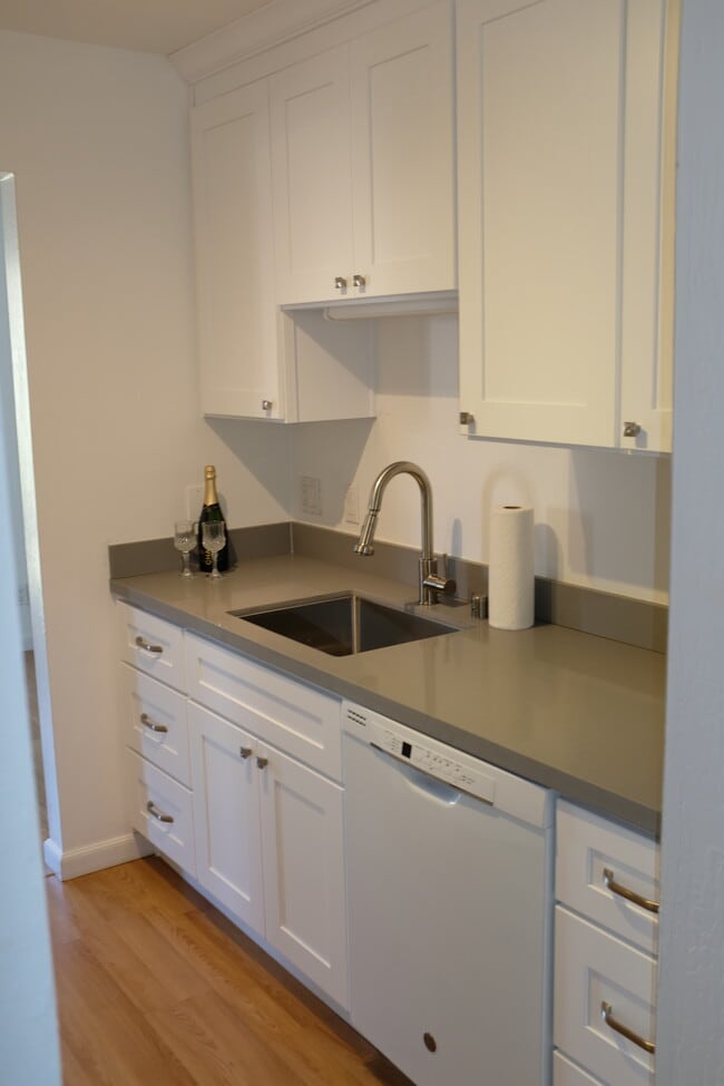 Kitchen - 330 N Civic Dr Condo Unit 408