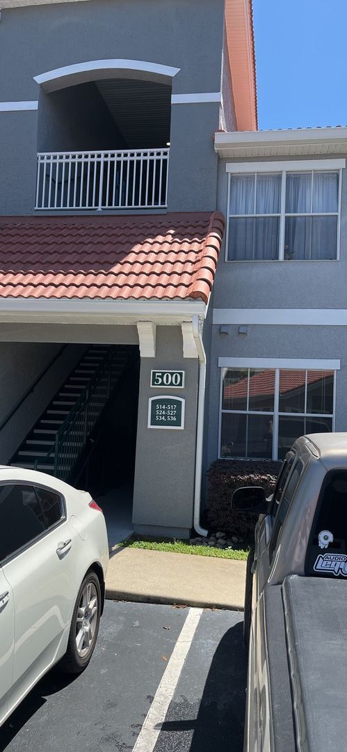 Building Photo - Beautiful First Floor, 1 Bedroom, 1 Bath, ... Unit 517