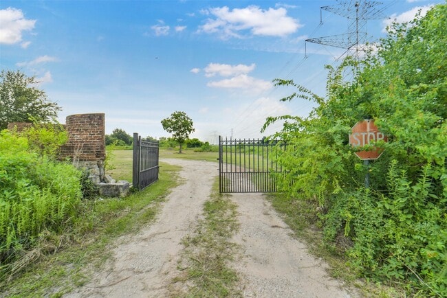Photo - 22405 Beckendorff Rd