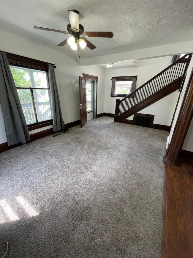 Photo - 608 W Lapeer St