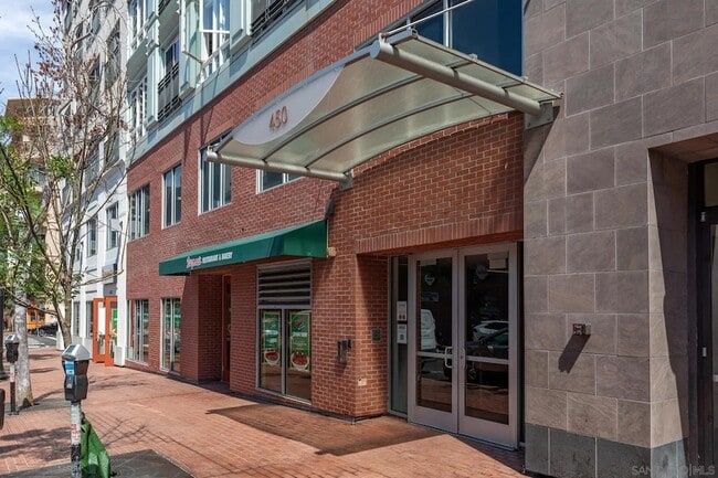 Photo - 450 J St Unidad 7091