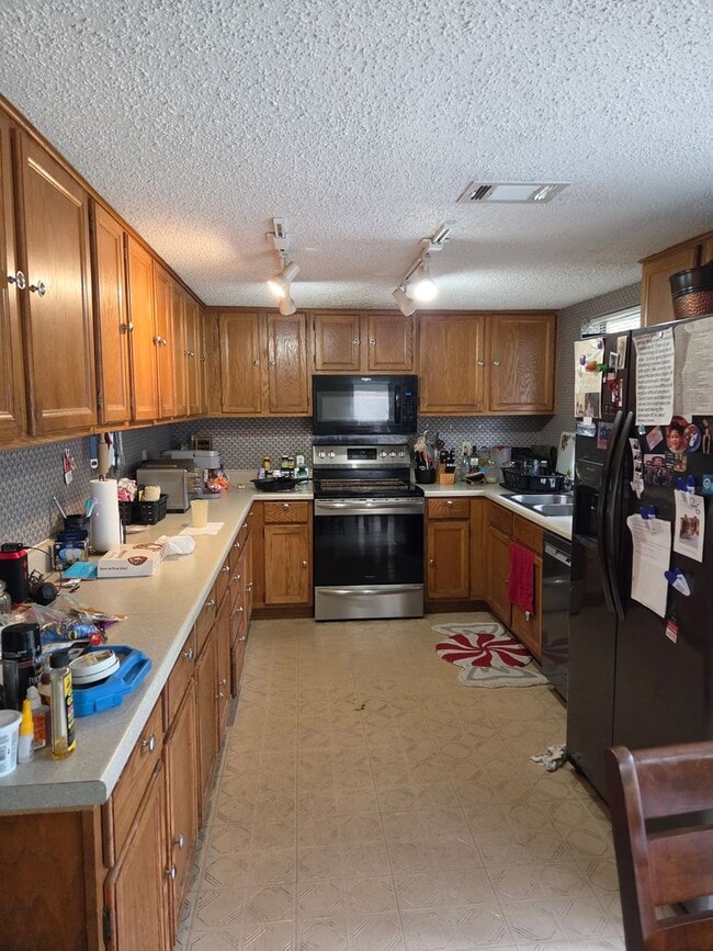 Photo - 8716 Clearbrook Trail Unit A