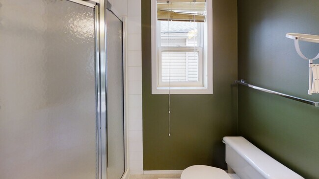 Photo - 11324-1192A 92a St