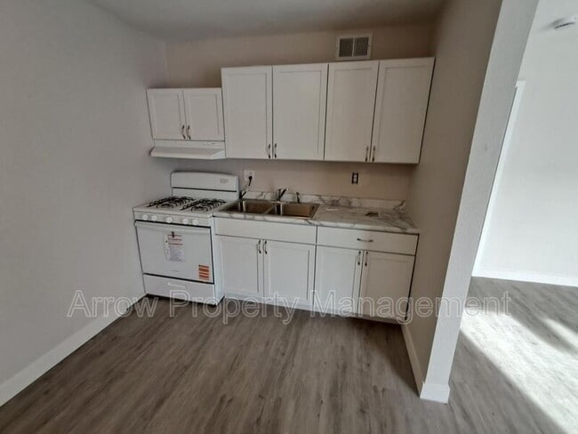 Photo - 1416 Oakland Rd NE