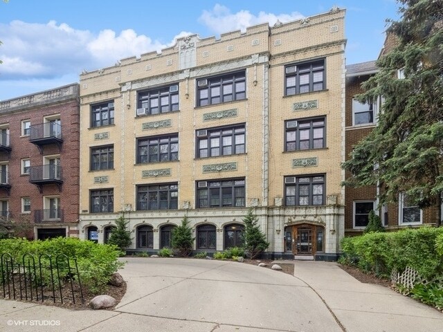 Building Photo - 1127 W Farwell Ave Unit 205 Rental