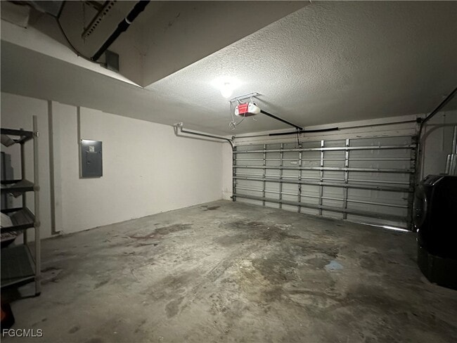 Building Photo - 1405 SW 10th St