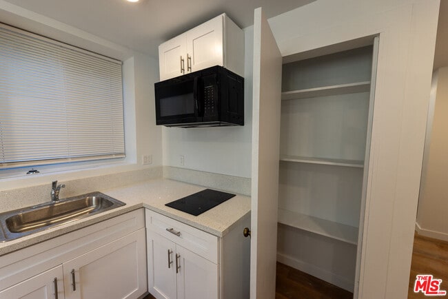 Photo - 1420 Alvarado Terrace Unidad 14
