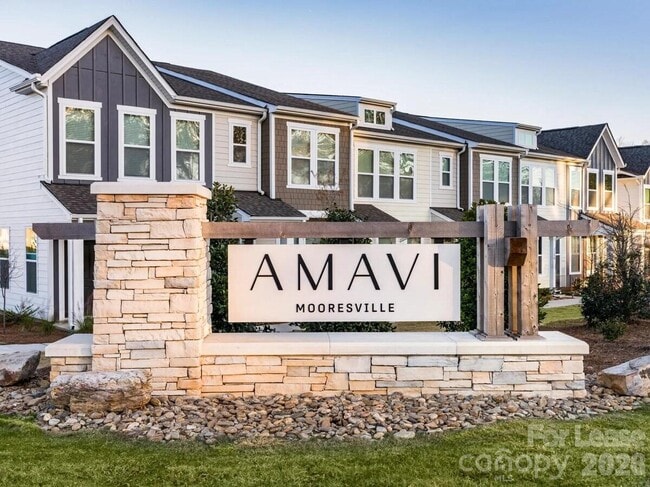 Photo - 102 Abercorne Wy