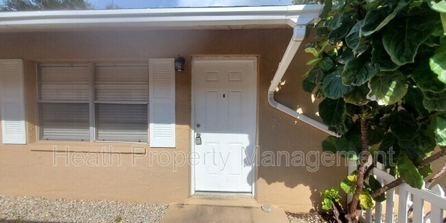 Building Photo - 1066 Indiana Ave Unit B