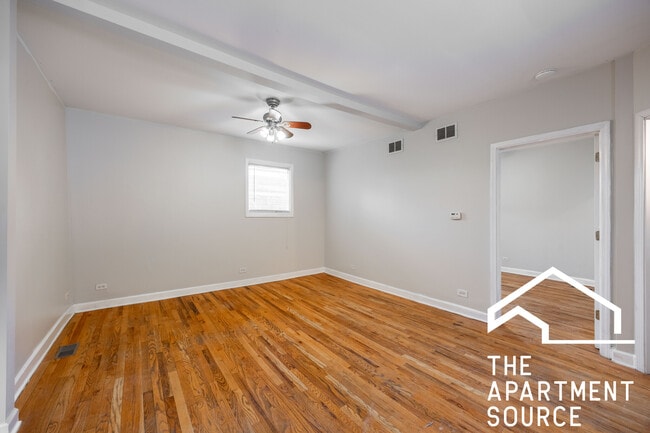 Photo - 1512 W Erie St Unit 1