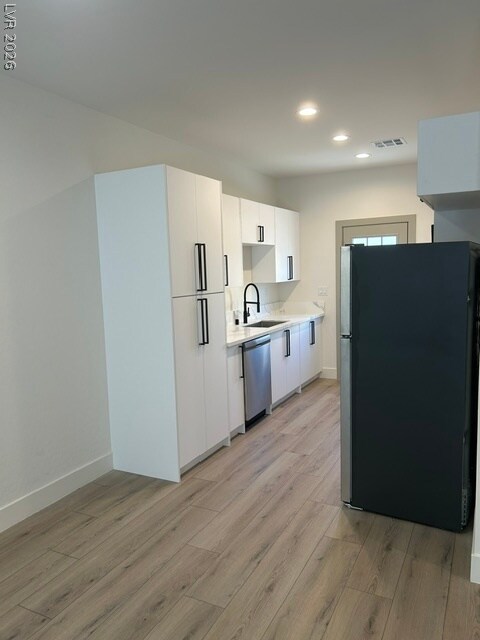 Photo - 1060 Hall Ave