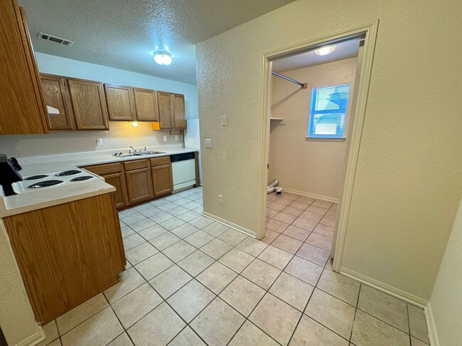Photo - 205 Lydia Dr Unit Apt B
