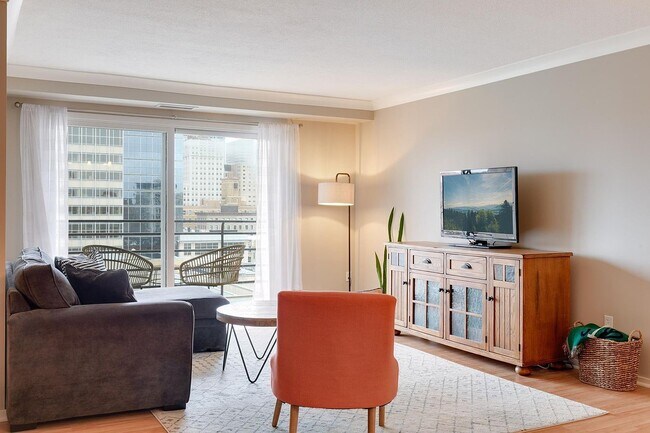Photo - 1200 Nicollet Mall Unidad 914
