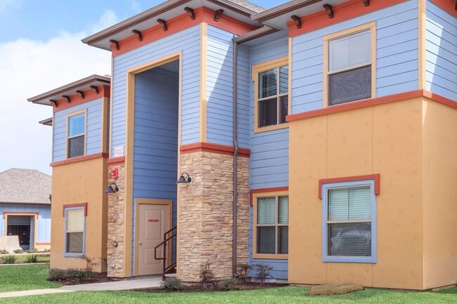 Building Photo - 8501 Casa Verde Rd Unit #8501