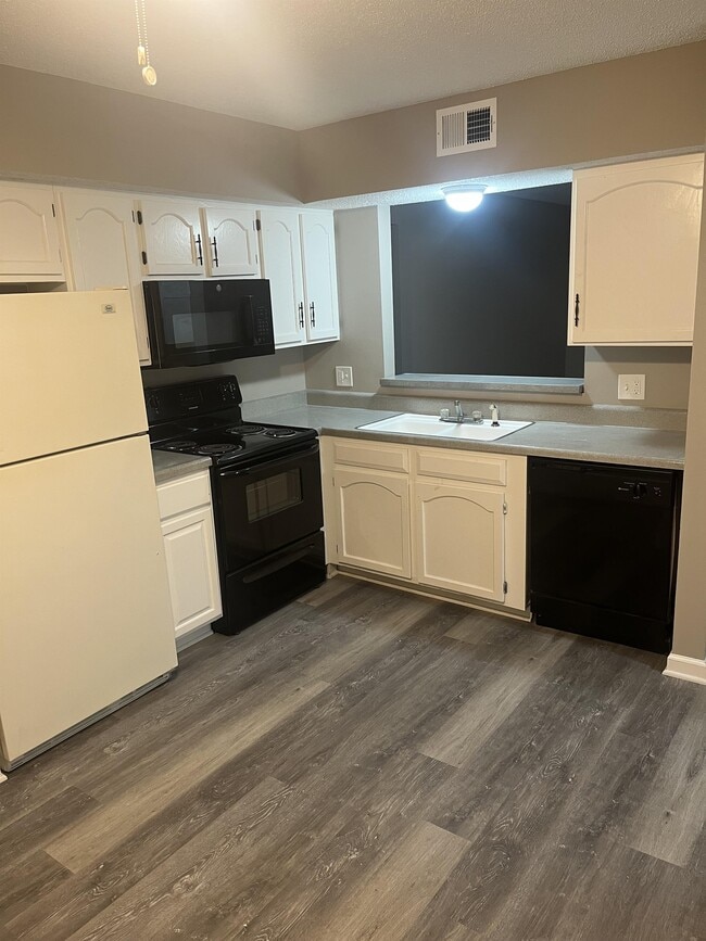 Photo - 616 S Lakehurst Dr Unit B