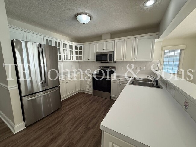 Photo - Spacious 3BR Home with Vaulted Ceilings, Gas Logs & Two Car Garage in Winston-Salem