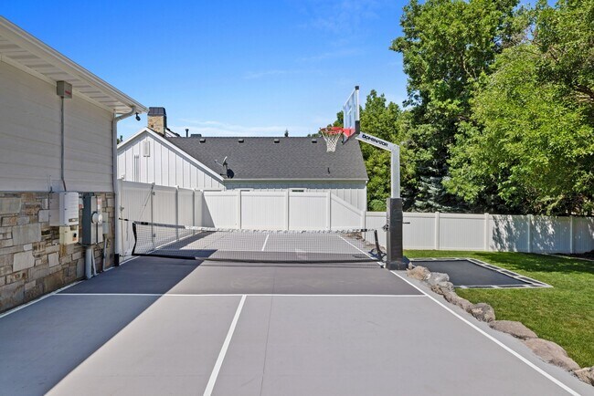 Photo - 5976 Woodshire Ln