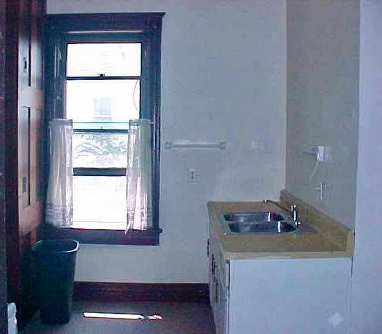 Photo - 403 S Main St