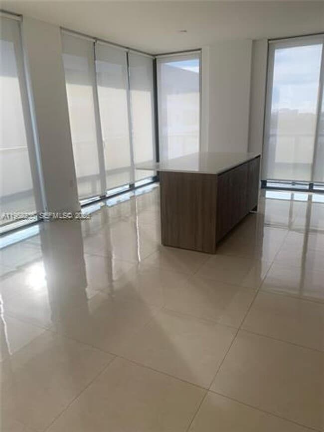 Photo - 201 SW 17th Rd Unit 201 SW 17th Rd 701