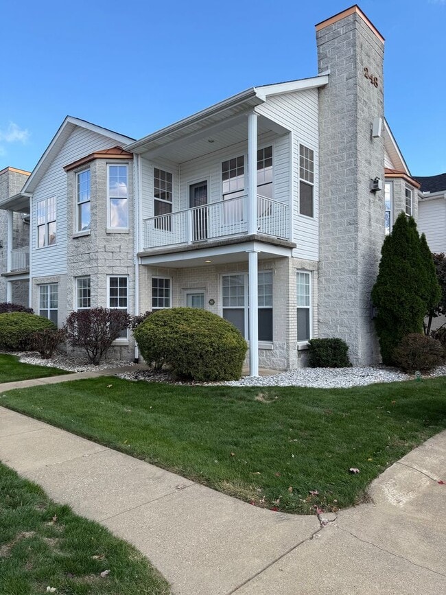 Building Photo - Adams Pointe 2 bedroom, 2 bathroom home