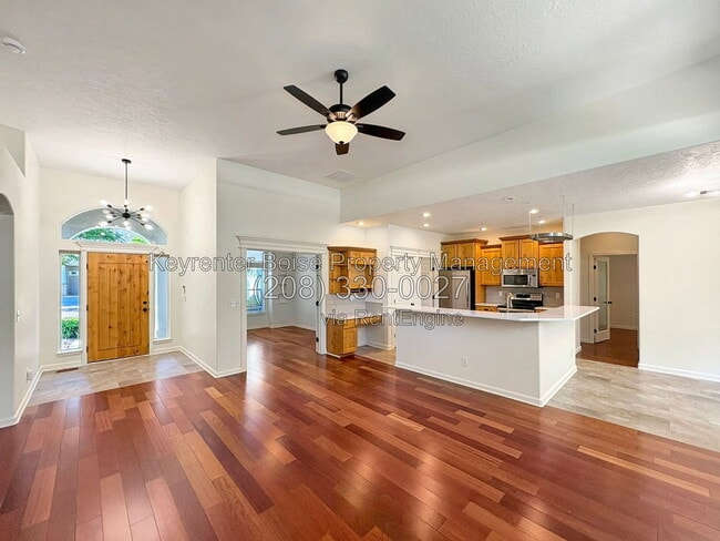 Photo - 650 E Whitney Ct