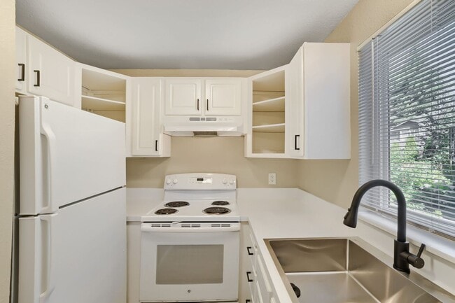 Building Photo - 18609 103rd Ave NE Unit 4