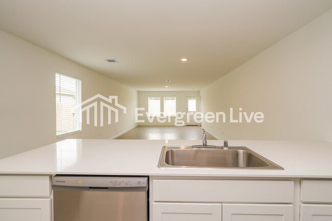 Photo - 7907 Meadow Cranesbill Ln