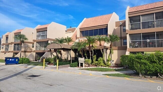 Building Photo - 240 Lakeview Dr Unit 106 Rental