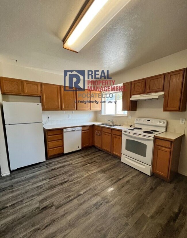 Photo - 1120 E Poplar St Unit #3