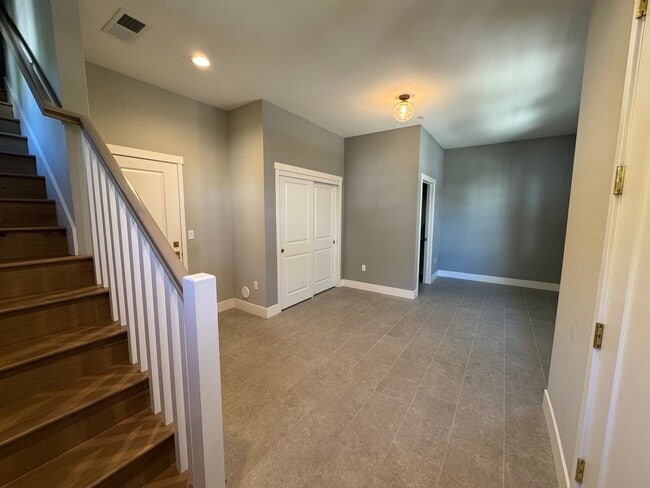 465 Harrison Ave Unit Redwood City Townhome