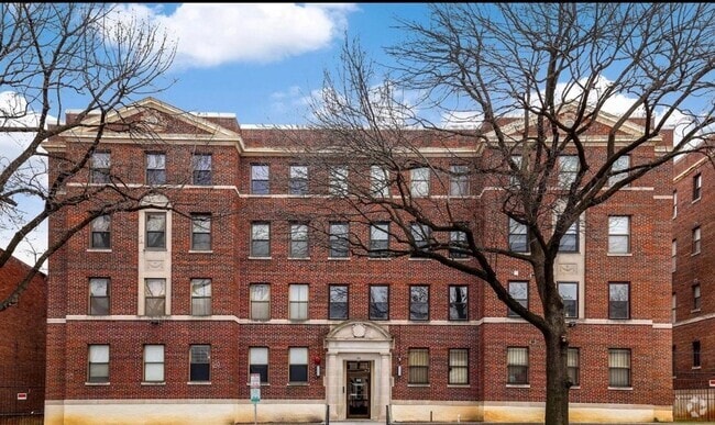 Building Photo - City Living!  Very Spacious 1 Bed 1 Bath W... Rental