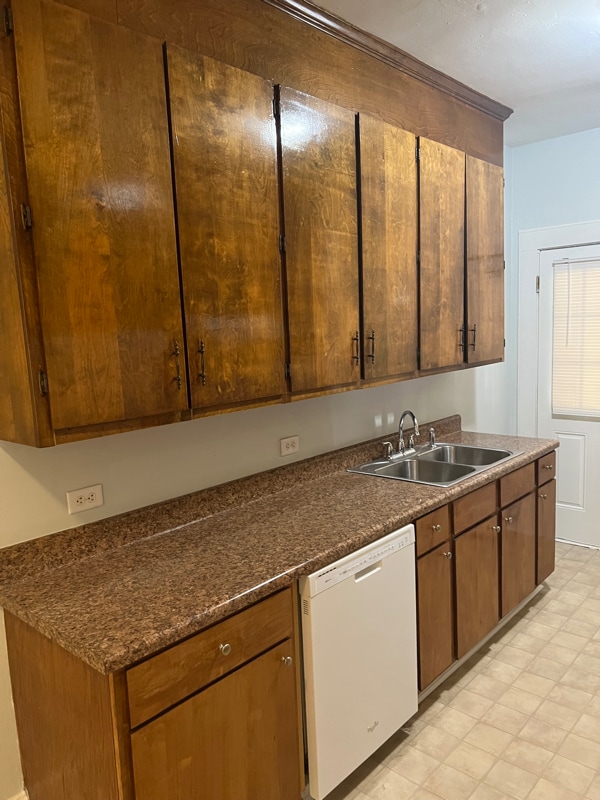 Photo - 1402 Victoria St