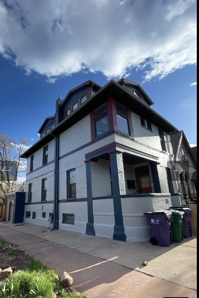 Building Photo - 200 W Irvington Pl Unit D Rental
