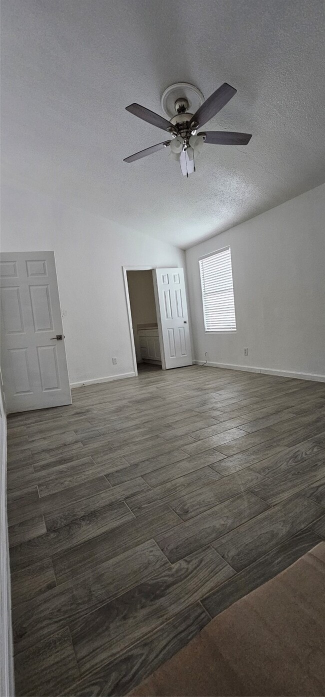 Photo - 811 Knights Bridge Ln Unit A