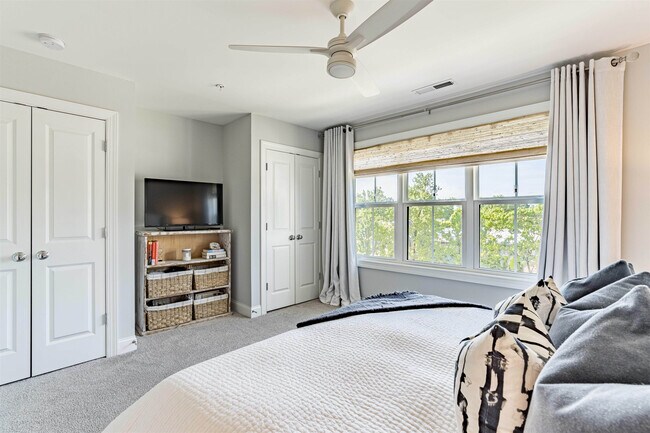 Photo - 6801 Milligan Way