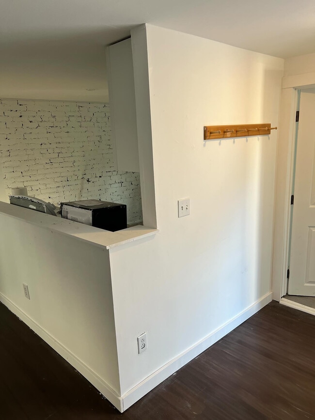 Photo - 17 Gifford Ave