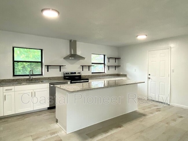 Photo - 1612 E 33rd Ave
