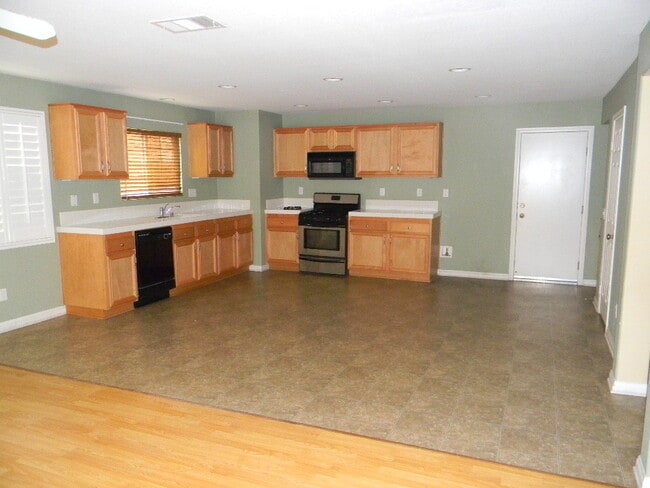 Photo - BEAUTIFUL ROSETTA CANYON 45014 Anabel Lane...