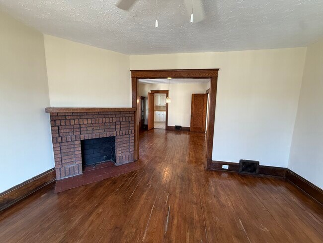 Photo - 1317 W 106th St Unit Upstairs