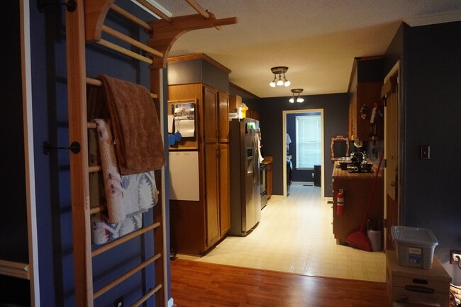 496 Lindsay Rd