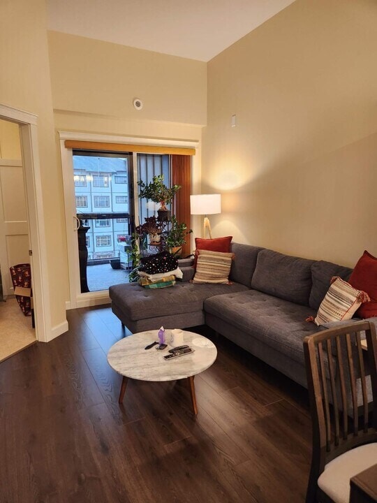 Photo - 20376 86 Av Unit top floor