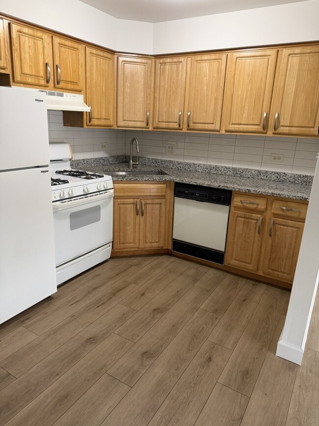 10S433 Echo Ln
