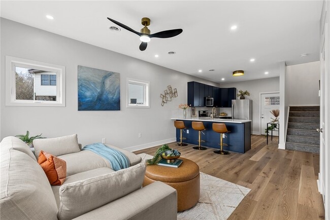 Photo - 175 S Union St