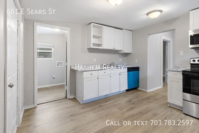 Photo - 601 E Sears St