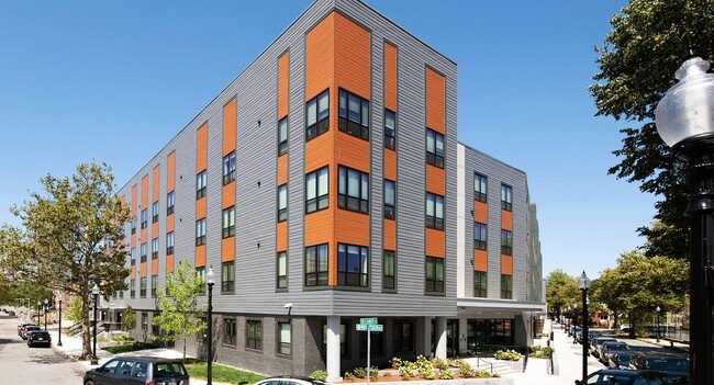 Building Photo - 100 Cabot St Unit #100