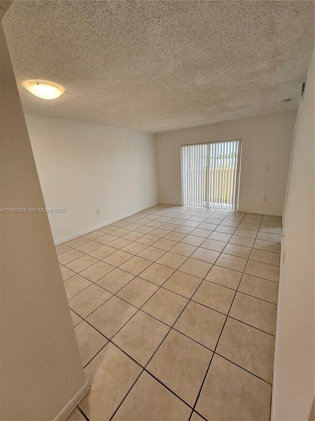 Photo - 14951 SW 82nd Ln Unidad 17-504